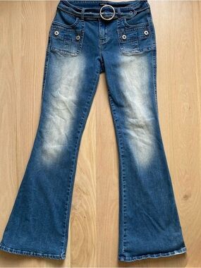 Women's Flamingals Y2K Low Rise Flare Jeans - Blue Wash/Belt  Flap Pockets Small